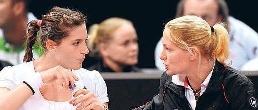 Barbara Rittner, 38, (rechts) ist seit 2005 Chefin des deutschen Fed-Cup-Teams und auch für die Nachwuchsarbeit verantwortlich.