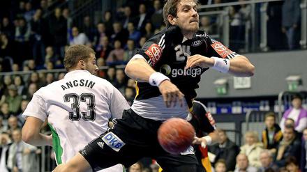 Erst den Ball, dann das Spiel verloren: Die deutschen Handballer um Michael Haass suchen noch nach ihrer WM-Form.