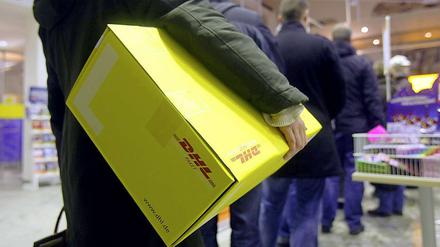 Endspurt zum Postamt: Was bis zum Mittag des 22. Dezember gebracht wird, soll noch pünktlich zum Fest ankommen.