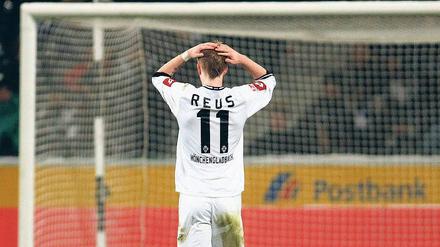 Einsam jammern. Gladbachs Marco Reus weiß auch nicht mehr weiter. Foto: Reuters