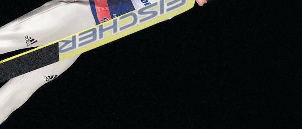 Traumsprung. Richard Freitag flog mit 137,5 Metern auf Rang eins. Foto: dapd