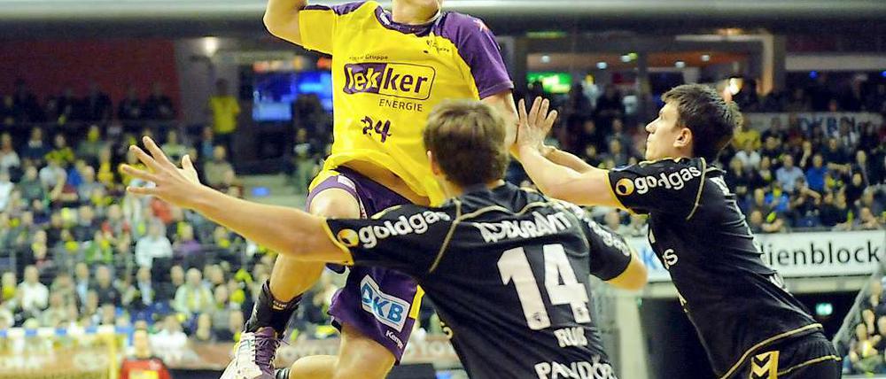 Füchse-Spielmacher Bartlomiej Jaszka (o.) bot gegen die Rhein-Neckar Löwen eine sehr gute Leistung. daran möchte er auch in seinem Heimatland gegen Kielce anknüpfen.