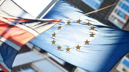 Historischer Moment. Es könnte sein, dass sich die Wege der Euro-Zone und Großbritanniens bald trennen.