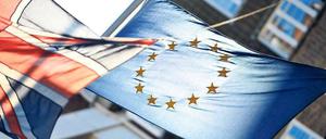 Historischer Moment. Es könnte sein, dass sich die Wege der Euro-Zone und Großbritanniens bald trennen.