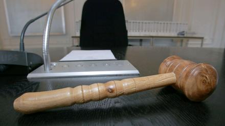 Lieber ins Gefängnis als in die Psychiatrie: Ein mutmaßlicher Räuber steht erneut vor Gericht.