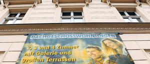 Teures Haus. Das Wohnen in angesagten Gegenden ist für viele unerschwinglich geworden. Die Mieten und Immoblienpreise steigen nicht nur im Bötzowviertel in Prenzlauer Berg immer weiter.