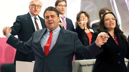 Bei der SPD schreiten sie wieder ziemlich einig Seit' an Seit'.