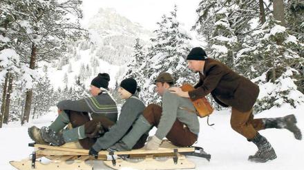 Viererbob. Auch auf alten Kufen kommt man schnell ins Tal. Foto: dpa