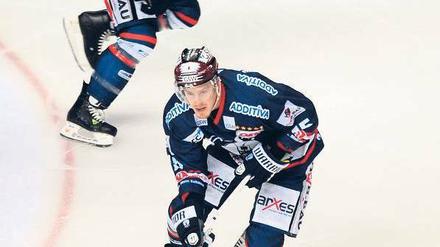Kapitän Stefan Ustorf hat es in dieser Saison schwer.