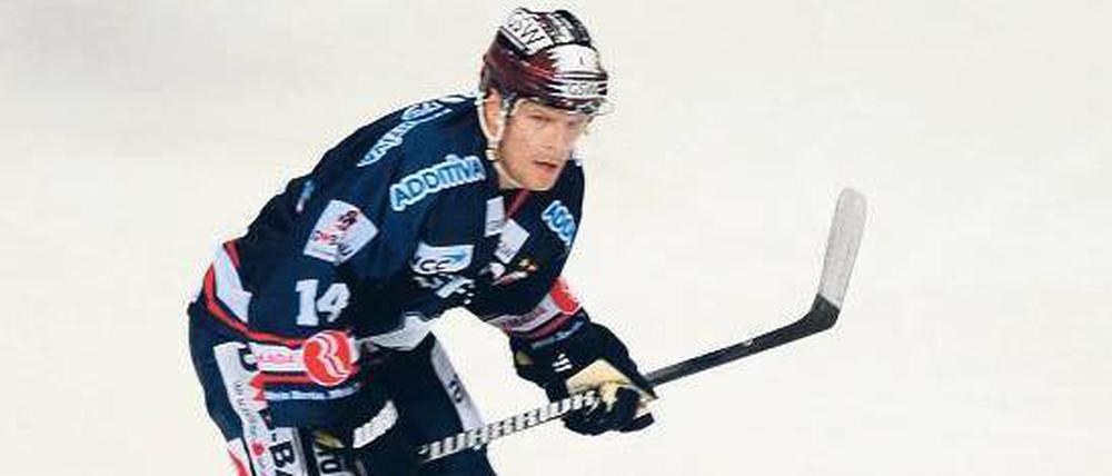 Kapitän Stefan Ustorf hat es in dieser Saison schwer.