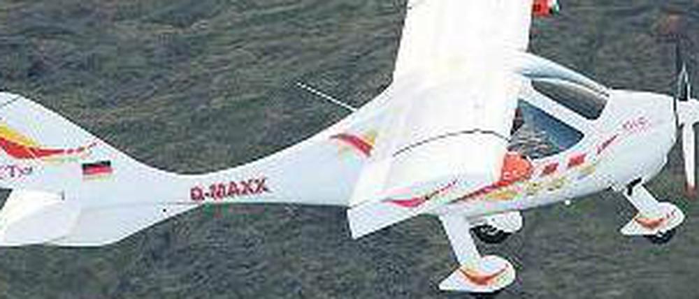 Zieht Kreise über dem Ätna. Das Kleinflugzeug mit dem Detektor „Avoid“.