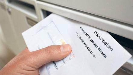 Genau lesen. Verbraucherschützer haben 3700 Beschwerden gegen Inkassofirmen ausgewertet, die meisten waren berechtigt. 