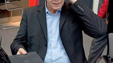 Nochmal kurz die Haare richten. Dietmar Bartsch will Chef der Linken werden.