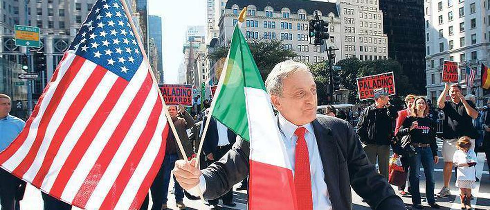 Macht Front gegen die Schwulen. Carl Paladino, Kandidat der Republikaner für das Amt des Gouverneurs von New York. Es sind völlig neue Töne in einem der liberalsten Bundesstaaten der USA. Fotos: Reuters, Getty Images/AFP