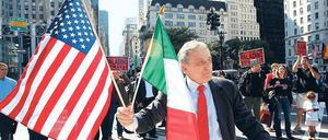 Macht Front gegen die Schwulen. Carl Paladino, Kandidat der Republikaner für das Amt des Gouverneurs von New York. Es sind völlig neue Töne in einem der liberalsten Bundesstaaten der USA. Fotos: Reuters, Getty Images/AFP