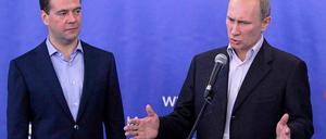Medwedew (l.) und Putin.