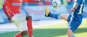 Patrick Zoundi, 29, erzielte bisher in 11 Zweitliga-Spielen 1 Tor für den 1. FC Union. Der Mittelfeldspieler kam im Sommer von Fortuna Düsseldorf zu den Köpenickern. Foto: dpa