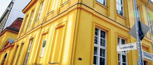 Barocke Platte. Die ältesten Häuser der Friedrichstadt: Der König ließ die Wohnhäuser, die in Massenbauweise enstanden, 1738 für die Prediger der Dreifaltigkeitskirche errichten.