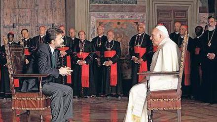 Öffentliche Sitzung. Der Therapeut (Nanni Moretti) und sein Patient in Seelennöten (Michel Piccoli). Foto: prokino