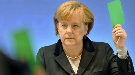 Angela Merkel fordert Konsequenzen aus den Erkenntnissen rund um das rechte Terror-Trio.