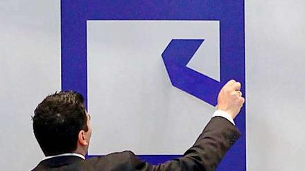 Leicht angekratzt - der Gewinn im Investmentbereich schrumpft um mehr als eine Milliarde Euro.