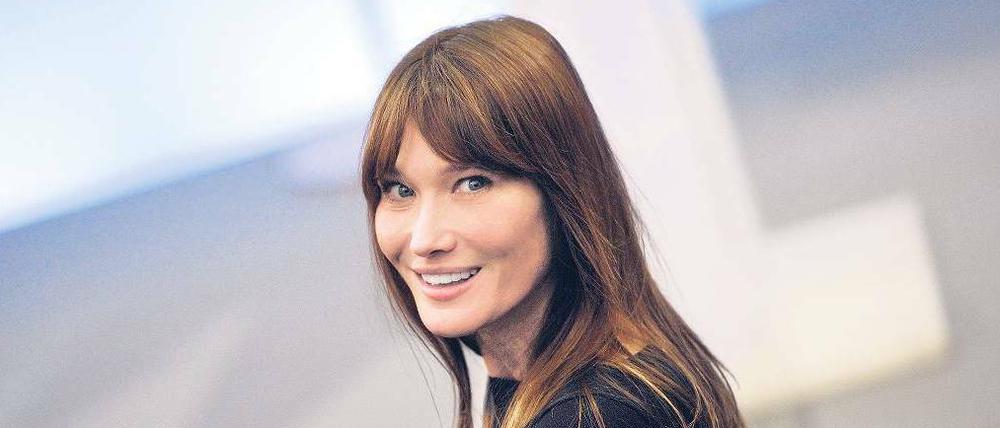 „Verführerisch wie eine Katze, schlau wie ein Affe und kalt wie eine Schlange.“ So böse reden manche Leute über Carla Bruni. 
