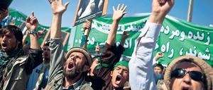 Proteste nach der Ermordung des früheren Präsidenten Rabbani. Es wäre sein Wunsch gewesen, weiter mit Taliban zu verhandeln, sagt Fouzi. Foto: Ahmad Masood/Reuters