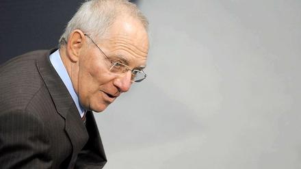 Wolfgang Schäuble darf sich freuen. Die Staatsverschuldung ist um 55 Milliarden Euro geringer als er dachte.