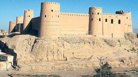 Symbol von Macht und Reichtum. Einst lag Herat an der Seidenstraße. Die Burg ist eine der größten in Zentralasien. Foto: akg-images