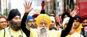 Respektable Leistung: Fauja Singh beendet den Marathon.