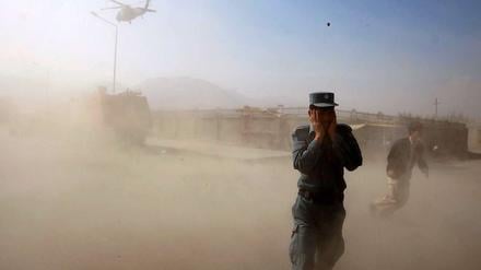 US-Hubschrauber landet am Anschlagsort in Kabul.
