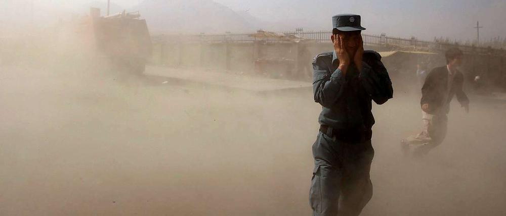 US-Hubschrauber landet am Anschlagsort in Kabul.