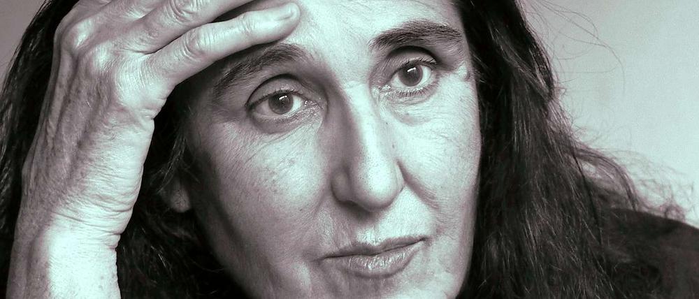 Zwei Berufe, zwei Pässe: Emine Sevgi Özdamar ist Schauspielerin und Schriftstellerin und besitzt einen deutschen und einen türkischen Pass.