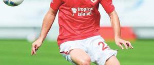 Dem Tod entronnen. Eine Hirnblutung veranlasste den Stürmer Martin Fenin, sich seine Probleme einzugestehen. Foto: dpa