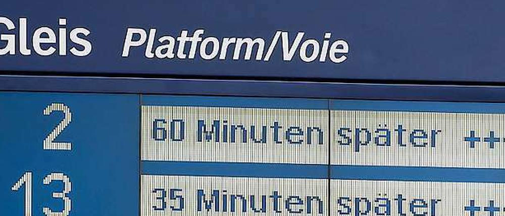 Geduld ist gefragt: Die Brandanschläge gehen auf Kosten aller, die in Berlin reisen wollen.