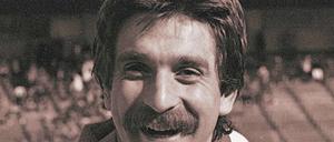 Bernd Gersdorff stürmte zwischen 1976 und 1980 85 mal für Hertha. Seine erfolgreichste Zeit hatte er bei Eintracht Braunschweig, 1973 spielte er zwölf Mal für die Bayern.