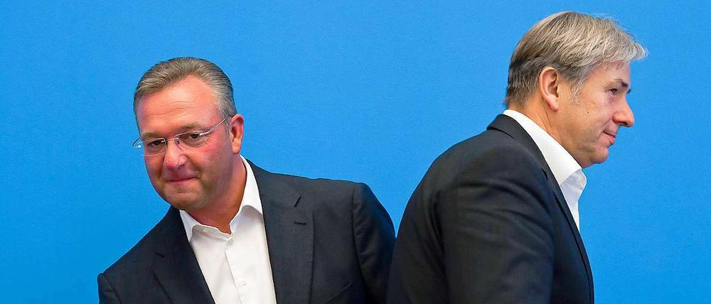 Wo soll sich Frank Henkel (l.) positionieren? In der Regierung neben Klaus Wowereit oder besser als Fraktionschef? 