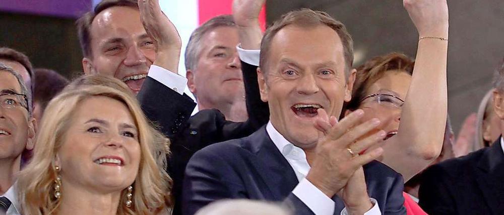 Ihm ist voraussichtlich die Wiederwahl geglückt: Donald Tusk, Ministerpräsident Polens.