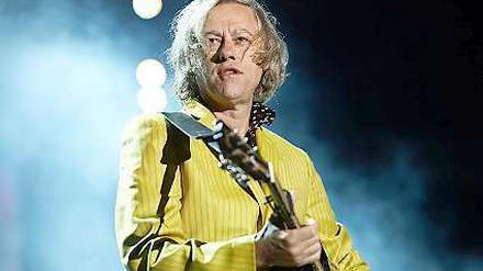 Bob Geldof: Mit einer rasanten Band im Rücken und einem dichten Sound spielte er am Freitag im Huxley's. 