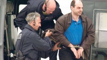 Durchtrieben bis zum Äußersten. Thomas Drach (Archivbild), der nächstes Jahr seine Haft verbüßt hat, steht ab Donnerstag wieder vor Gericht. Er soll im Gefängnis eine Entführung seines Bruders organisiert haben, um ihm das Reemtsma-Lösegeld abzupressen. 