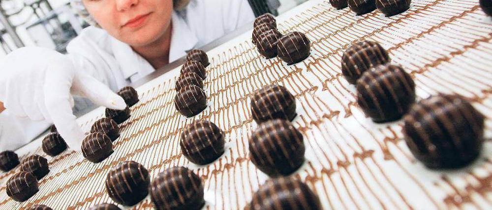 Tradition im Superlativ. Halloren beschreibt sich als die älteste deutsche Schokoladenfabrik. Mit seinen Kugeln hat der Hersteller auch im Westen Erfolg. Seit 2007 ist das Unternehmen an der Fankfurter Börse notiert. Foto: dpa