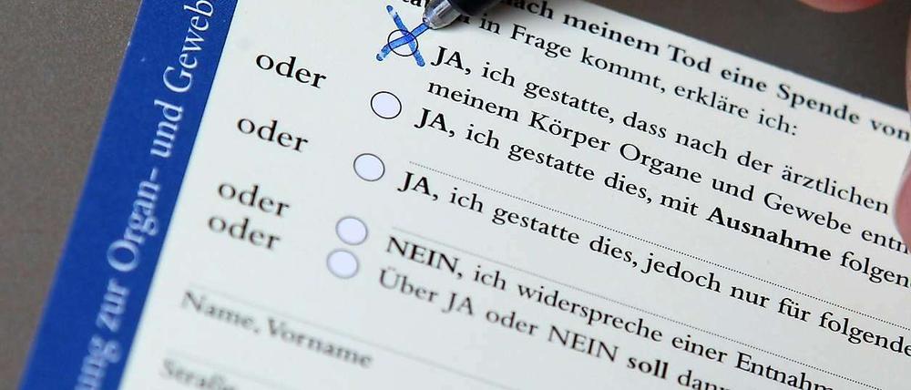 Erklärung zum Organspendeausweis. Gesundheitsminister Bahr (FDP) will alle Bürger befragen.