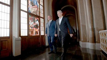 Nicht nur mit den Grünen, sondern auch mit den Christdemokraten hat Klaus Wowereit (hier im Bild mit CDU-Spitzenkandidat Frank Henkel) sondiert.