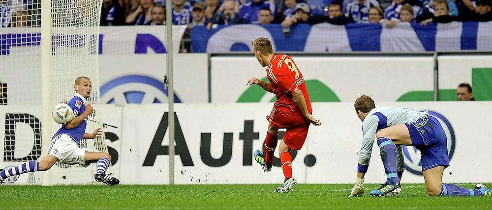 Nils Petersen ersetzte gegen Schalke 04 den verletzten Torjäger Mario Gomez und erzielte den wichtigen Treffer zur 1:0-Führung im zweiten Versuch.