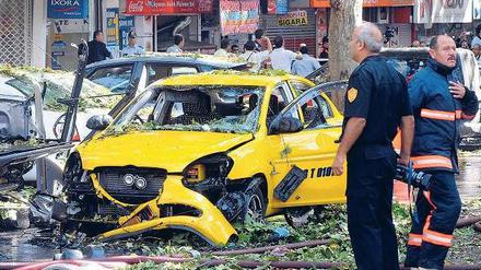Tatort. Nach der Explosion sah es in Ankara aus wie in einem Kriegsgebiet. Foto: dpa