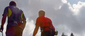 Nordic Walking ist eine Möglichkeit, um sich fit zu halten.