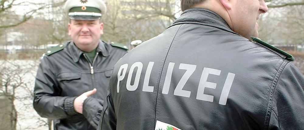 Einige Polizisten haben sich gegen die Kennzeichnung gewehrt. Die Hälfte trägt sie schon freiwillig.