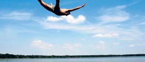 Viele Gemeinden würden die nahe gelegenen Seen gerne aufwerten – aber die Verhandlungen der Landesregierung mit dem Bund stocken.