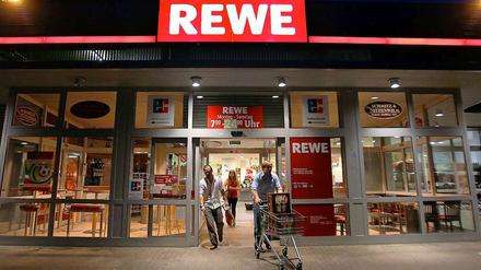 Rewe wurde Opfer eines Hacker-Angriffs. Die gestohlenen Daten landeten im Netz - Betroffene müssen mit Spam-Mails rechnen.