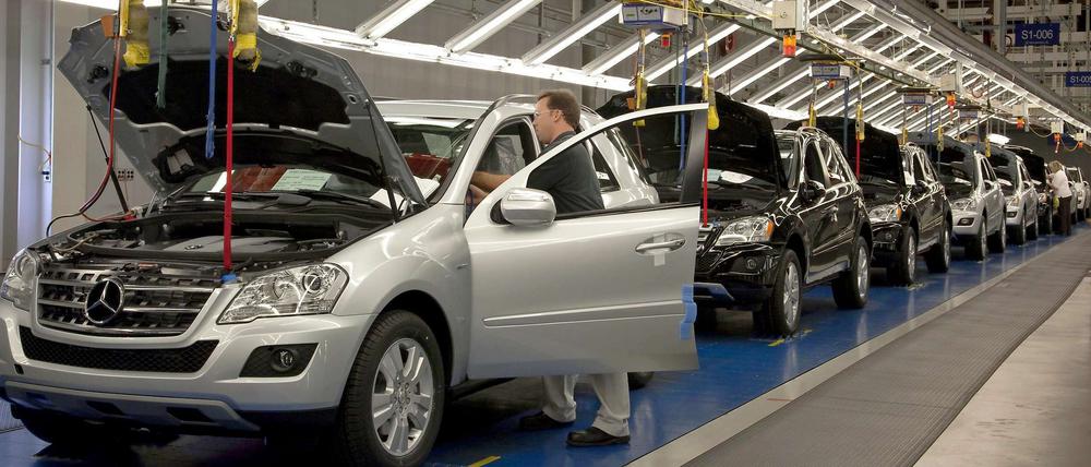 Aufbau West. In dem seit 1997 produzierenden Mercedes-Werk in Tuscaloosa werden Geländewagen der M-, GL- und R-Klasse gebaut. 2800 Mitarbeiter sind hier beschäftigt. 